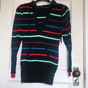 V neck sweater with hood